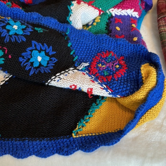CASUAL CORNER Vintage 90s Hand Knit Patchwork Embroidered Sweater Novelty Size M - Picture 11 of 15